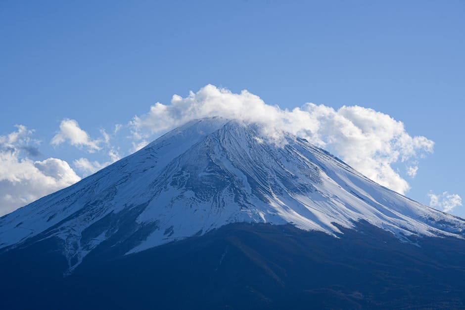 Climbers ascending the Yoshida Trail at night