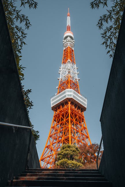 The intricate lattice work of the tower&rsquo;s structure
